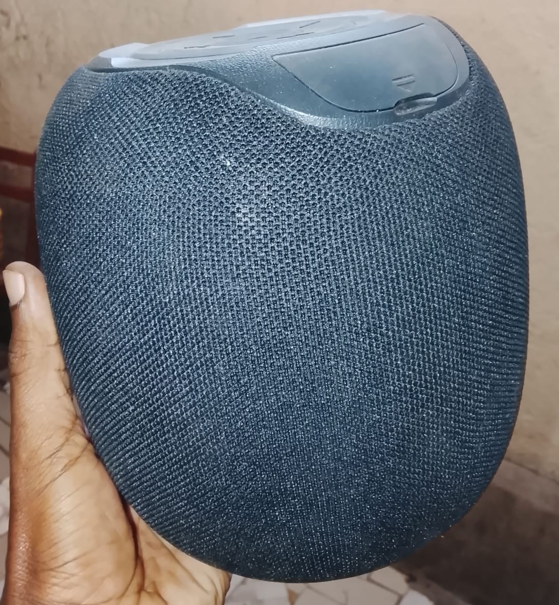 Speak model :G25 portable loudspeaker ni copy ya Apple homepod.