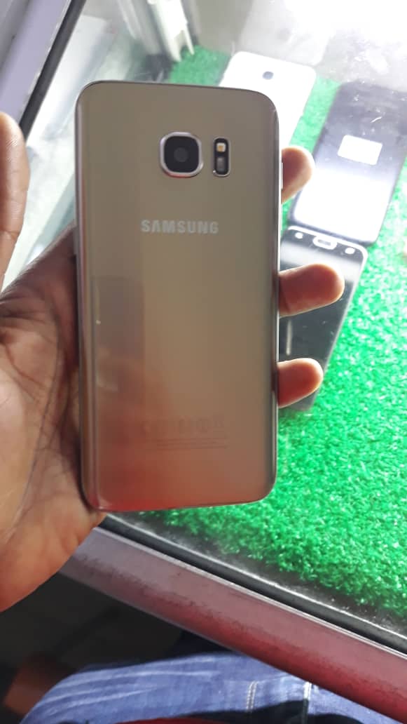 Galaxy S6 edge 5.10-inch touchscreen display