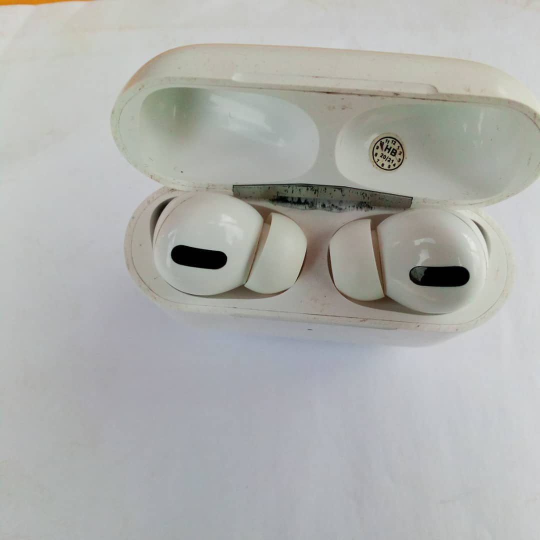 Bluetooth apple earphones #1