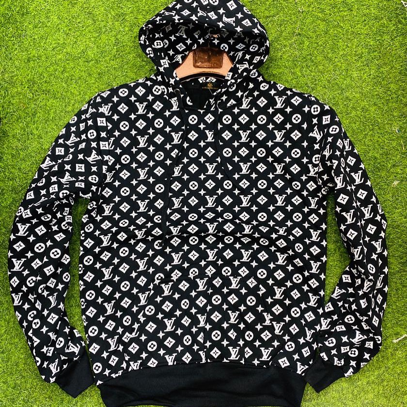BLACK JUMPER