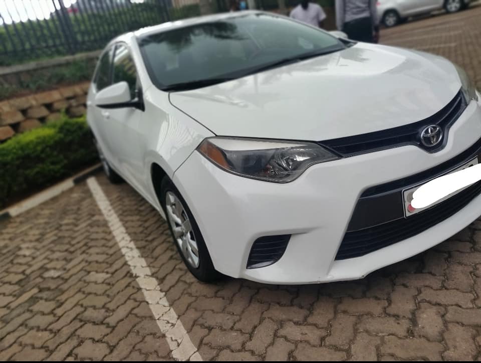 Toyota Corolla Ce 2015 #1