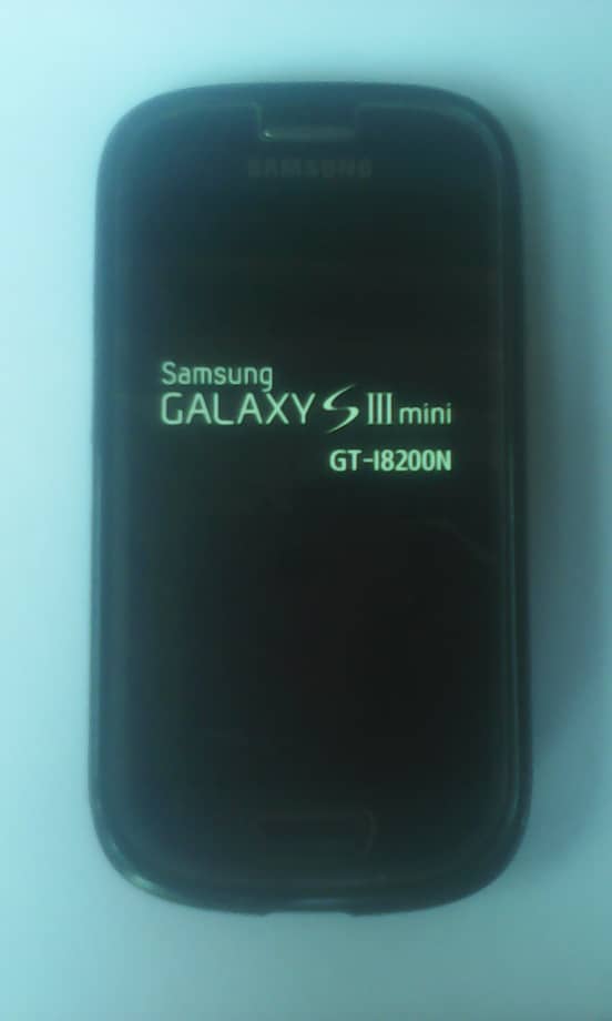Samsung Galaxy S III Mini GT-I8200N