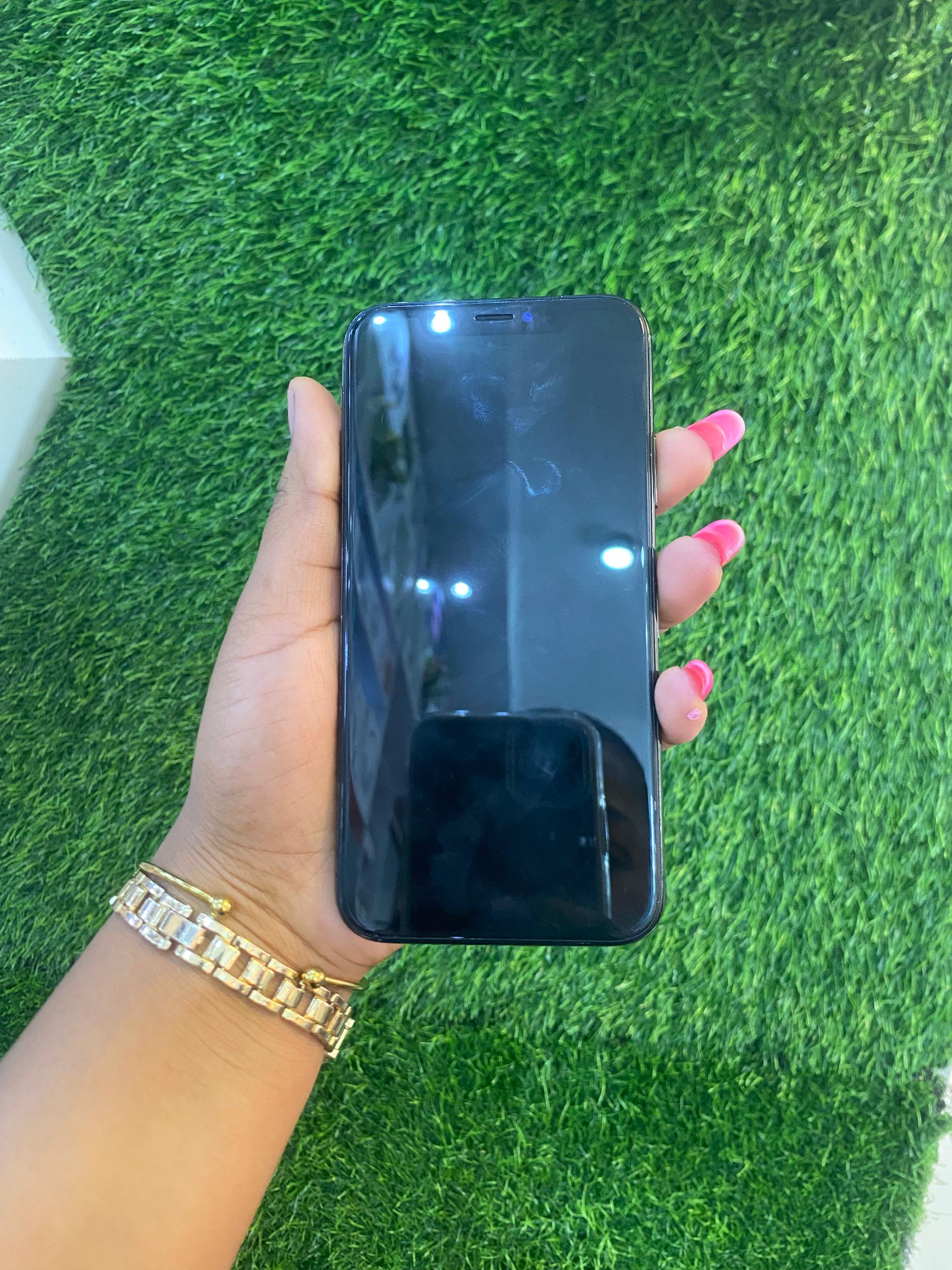 iPhone X iri kwisoko 128GB storage