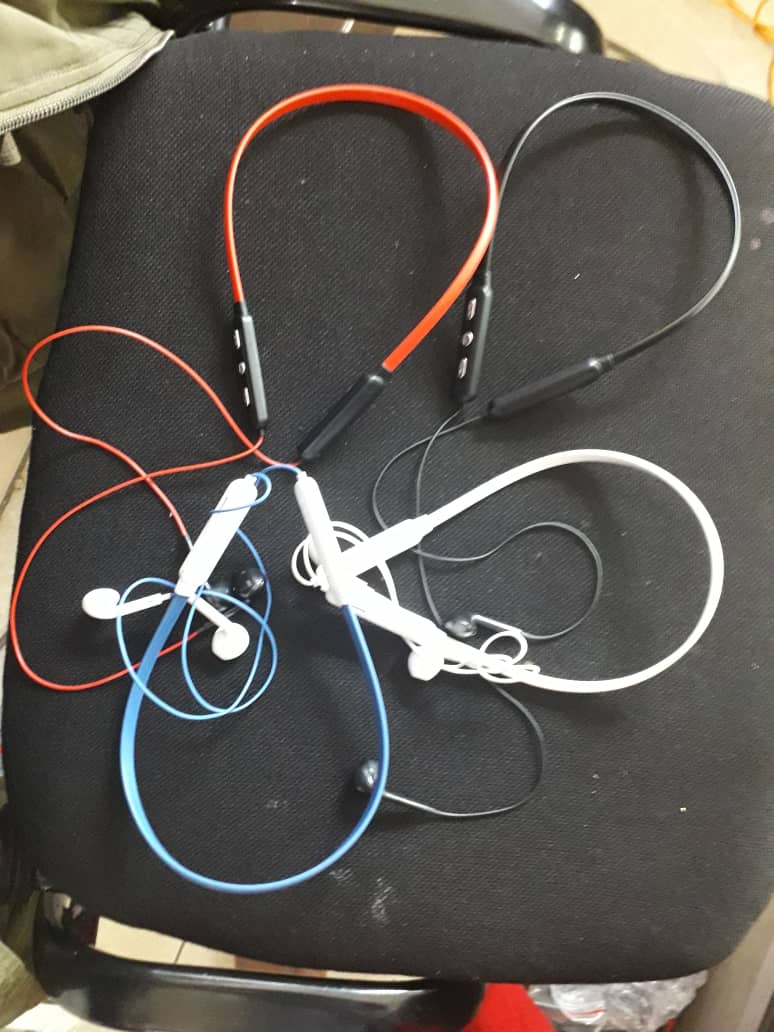 Bluetooth Wireless In-Ear Headphones With Microphone level u