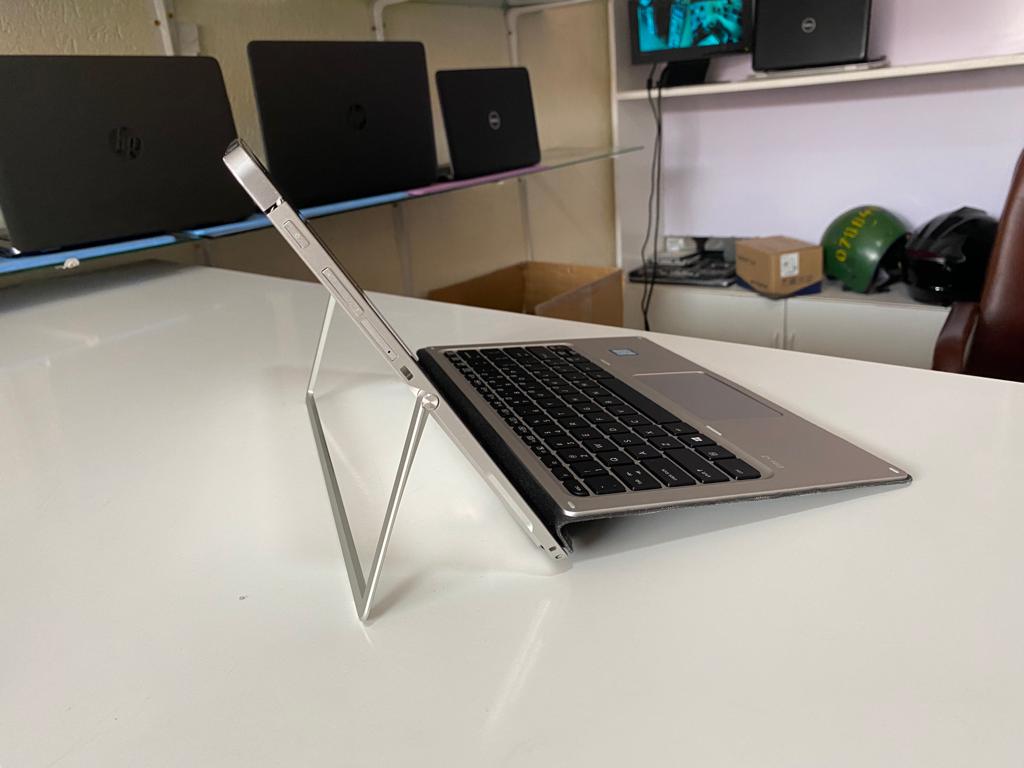 Laptop igurishwa makeya cyane yitwa HP Elitebook X360 1030 G2