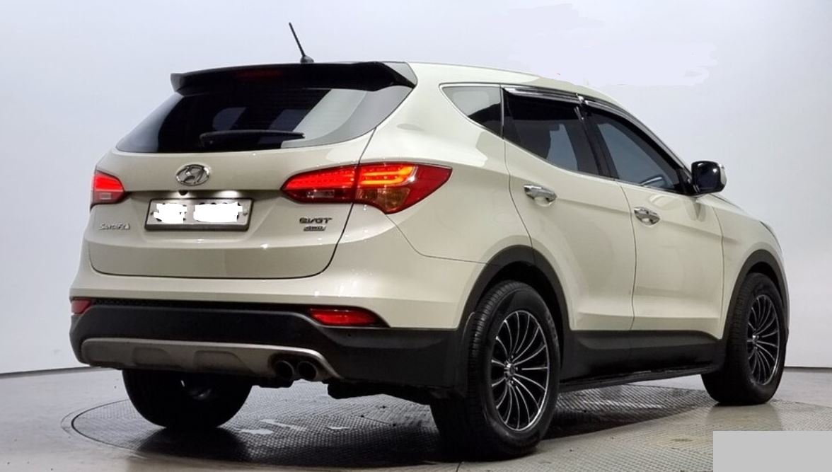 Imodoka igurishwa makeya ni Hyundai Santa Fe 4WD 2013 kugiciro cyiza