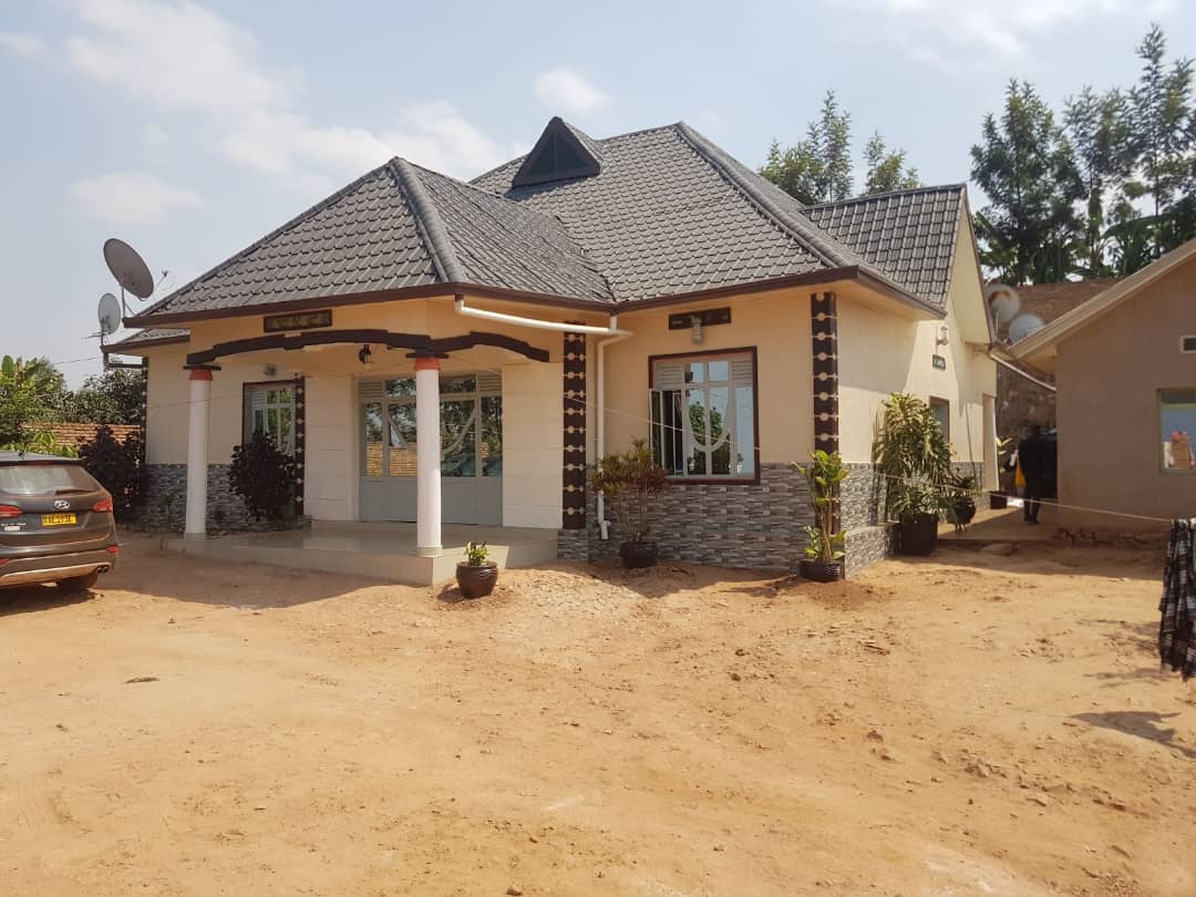 RESIDENTIAL BUILDING 