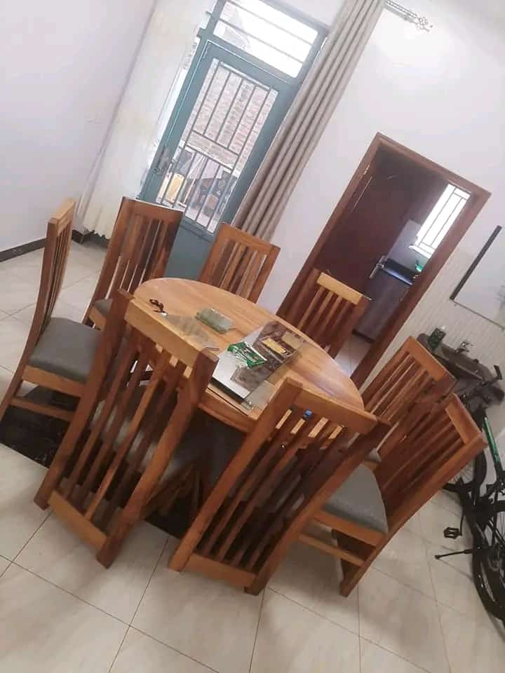 Intebe nziza zigezweho za sale a mange ku giciro cyiza