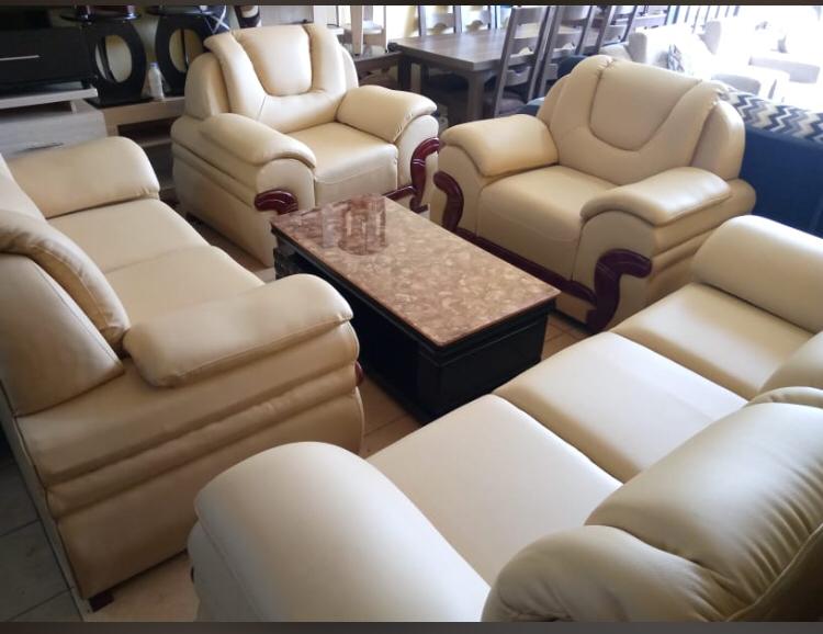 Sofa nziza zigezweho kuri makeya