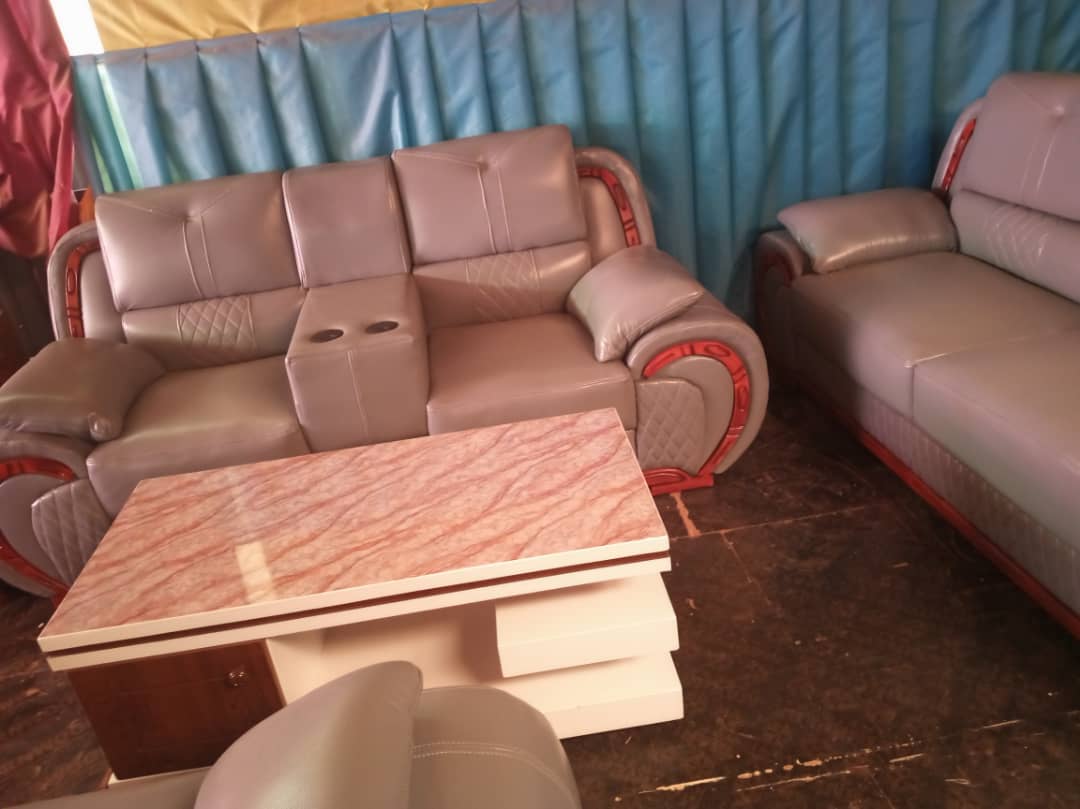 Elegant Couch both stylish and comfortable Sofa with Sophisticated and highly customizable on a cheap price