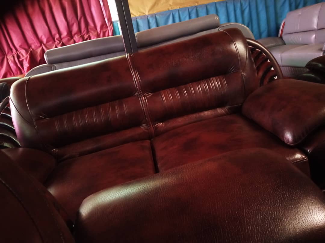 Elegant Couch both stylish and comfortable Sofa with Sophisticated and highly customizable on a cheap price