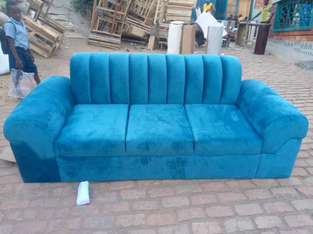 Elegant Couch both stylish and comfortable Sofa with Sophisticated and highly customizable on a cheap price