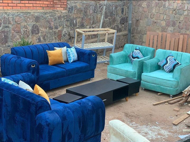 Elegant Couch both stylish and comfortable Sofa with Sophisticated and highly customizable on a cheap price