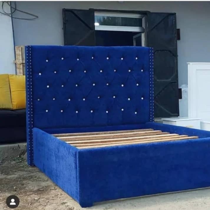 1.80cm Bedroom furniture with Elegant, comfortable classic style decoration