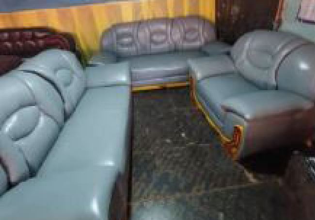 Elegant Couch both stylish and comfortable Sofa with Sophisticated and highly customizable on a cheap price