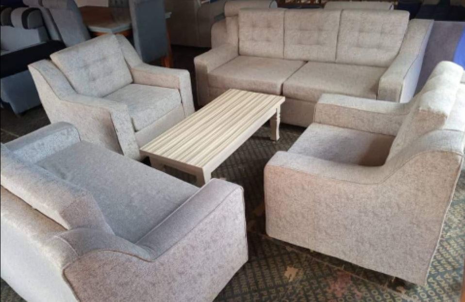Elegant Couch both stylish and comfortable Sofa with Sophisticated and highly customizable on a cheap price