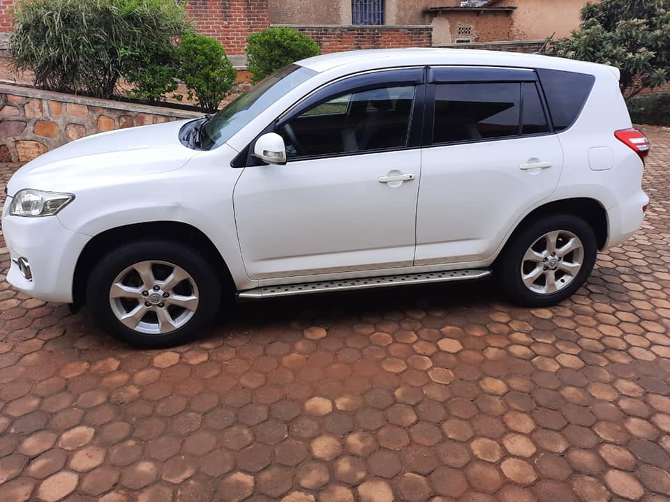 Toyota RAV4 crossover 2010 #2 igurishwa makeya