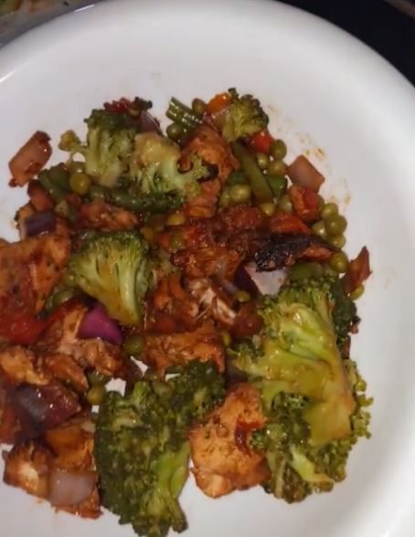 Chicken wings served with  served with rice (pilau)